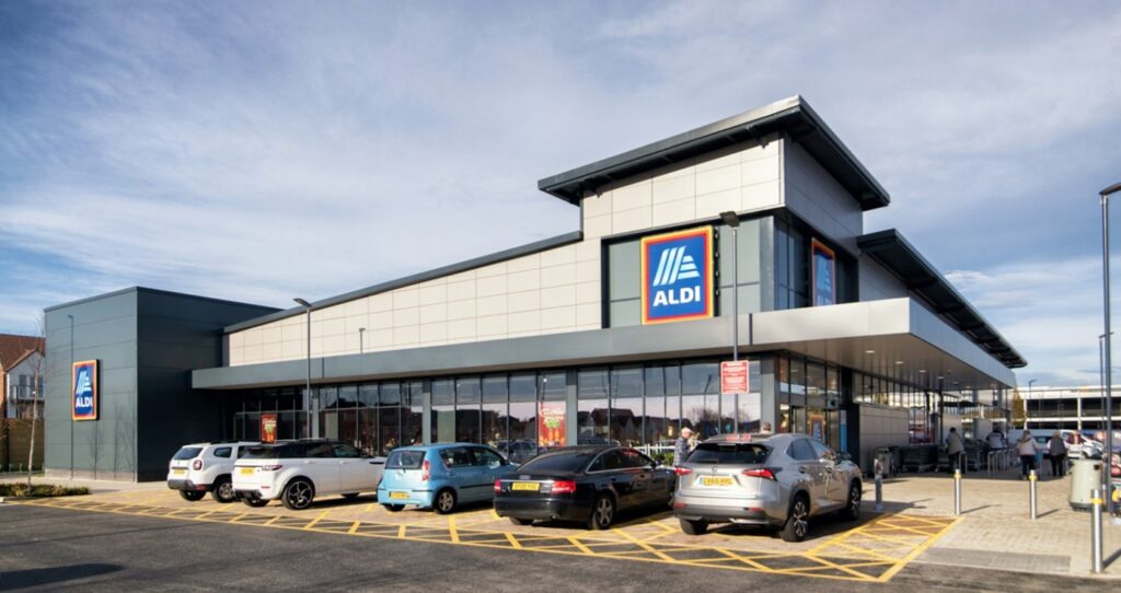 Aldi opened a new 18,500 sq ft store on Thursday 18 November 2021